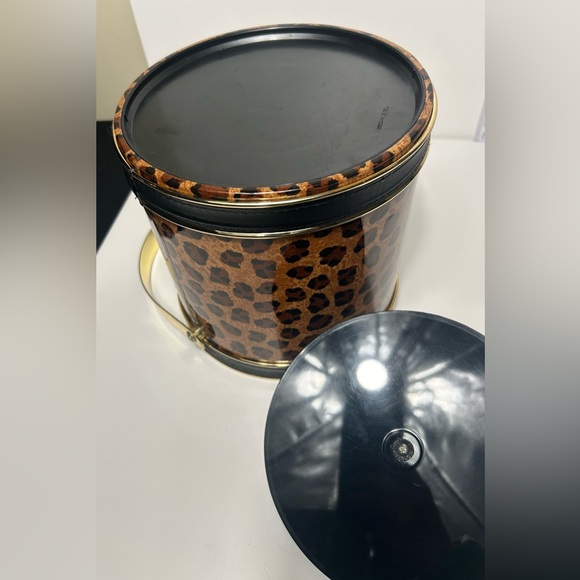 Vtg Mid Century Modern Ice Bucket Retro Leopard Gold Barware
#0305244 - Picture 9 of 16